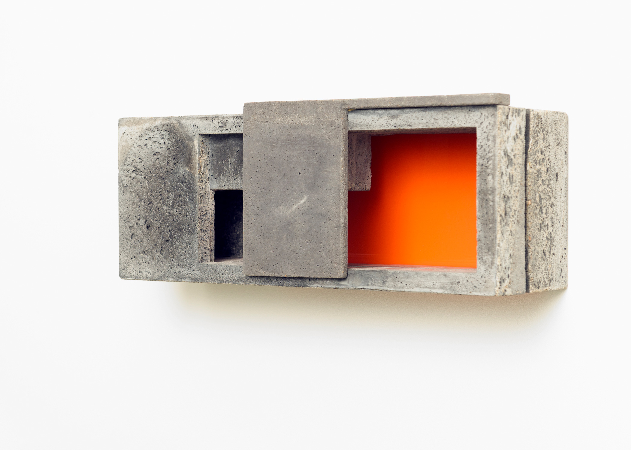 Box X/2 | 2017 | Beton,Acrylglas | 48 x 20 x 16 cm