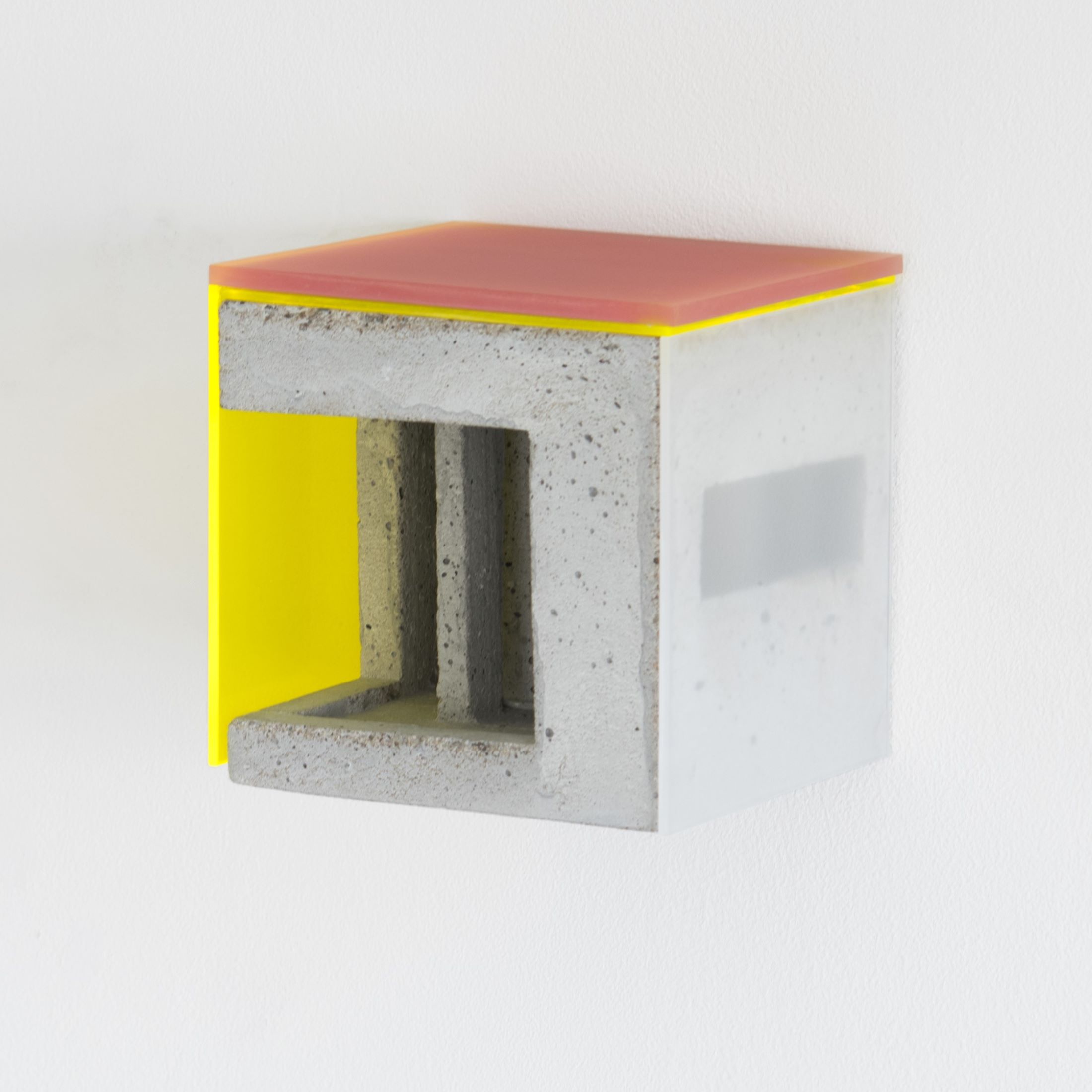 Box X /9| 2021 | Beton, Acrylglas | 14 x 14 x 14 cm